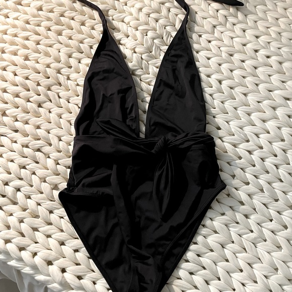 Reformation Amber One Piece - Picture 2 of 2